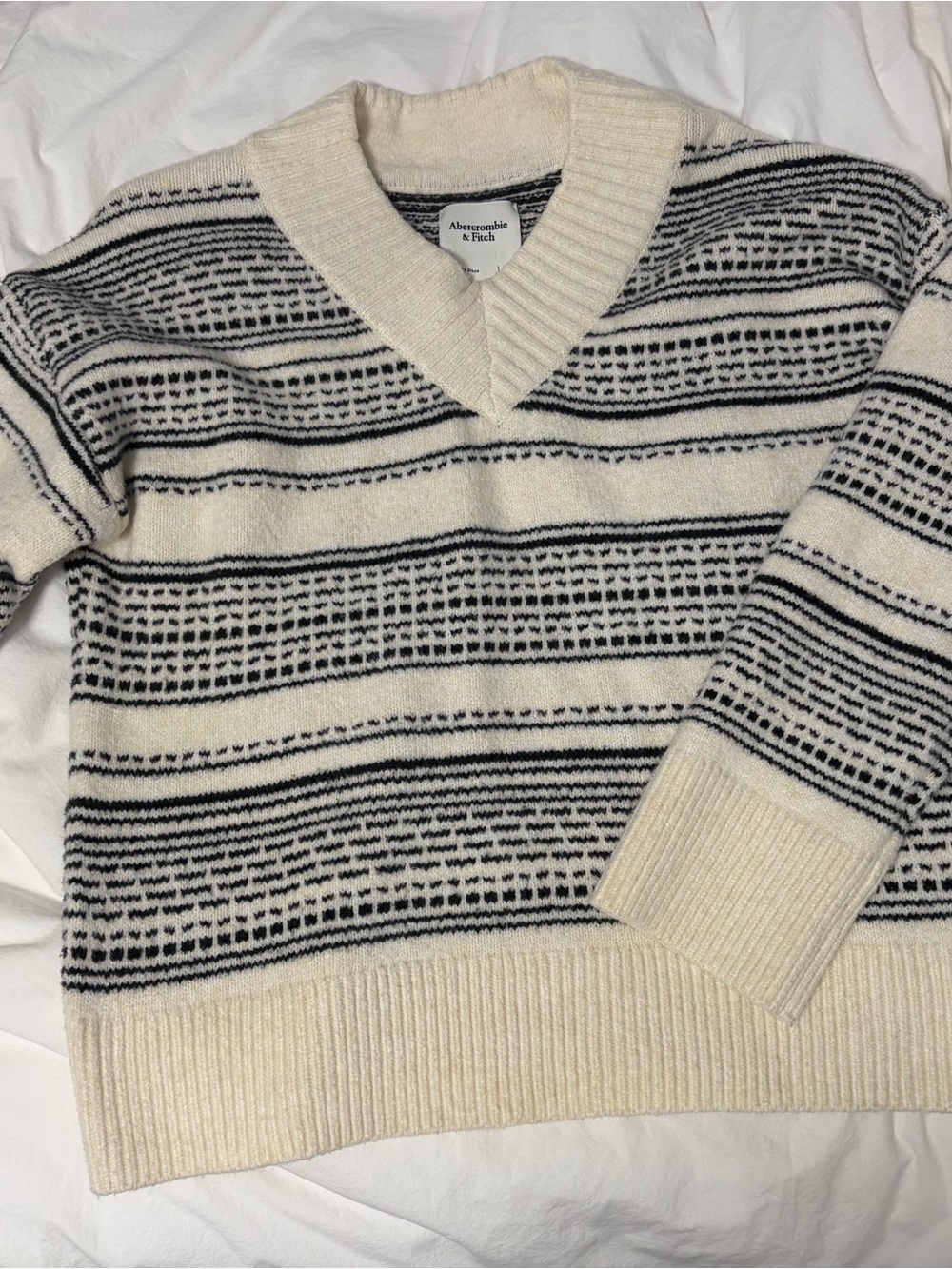 Abercrombie & Fitch V-Neck Sweater